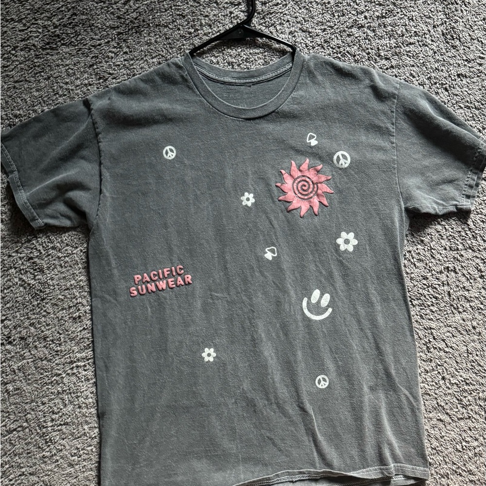 Pacific Sunwear Men’s Gray T-Shirt with Pink Accents